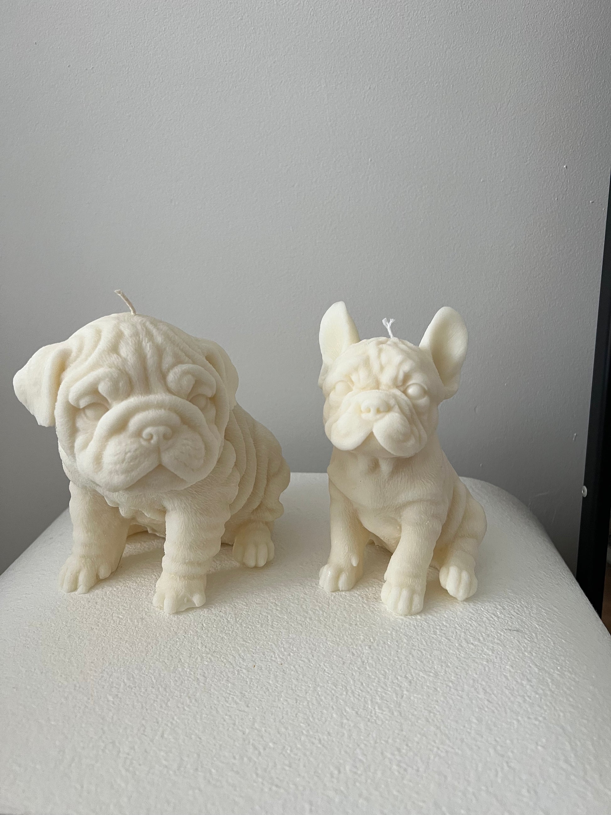 Classiicollection's handcrafted bulldog scented candles, front picture