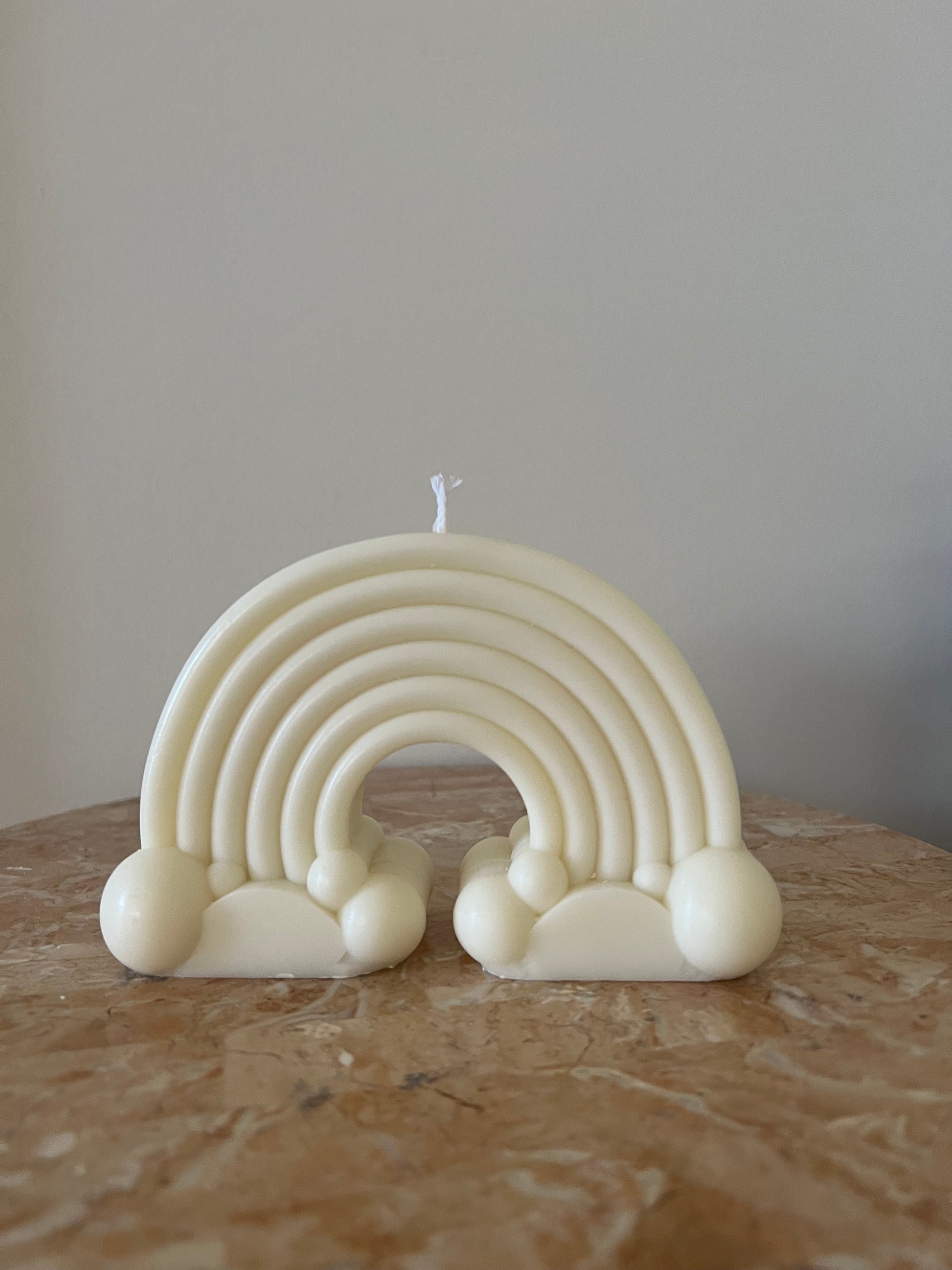 Classiicollection's handcrafted cloud candles, front picture